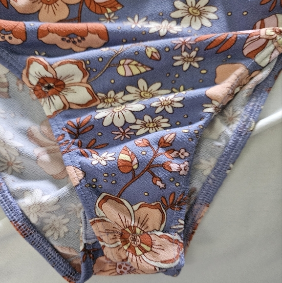 LUSH Women's Floral One Piece Bodysuit Size L - Picture 3 of 9